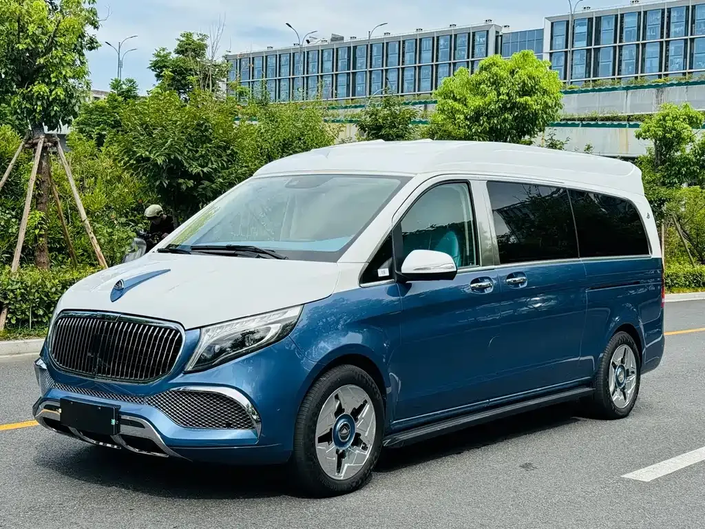 Mercedes-Benz V-Class — фото 1