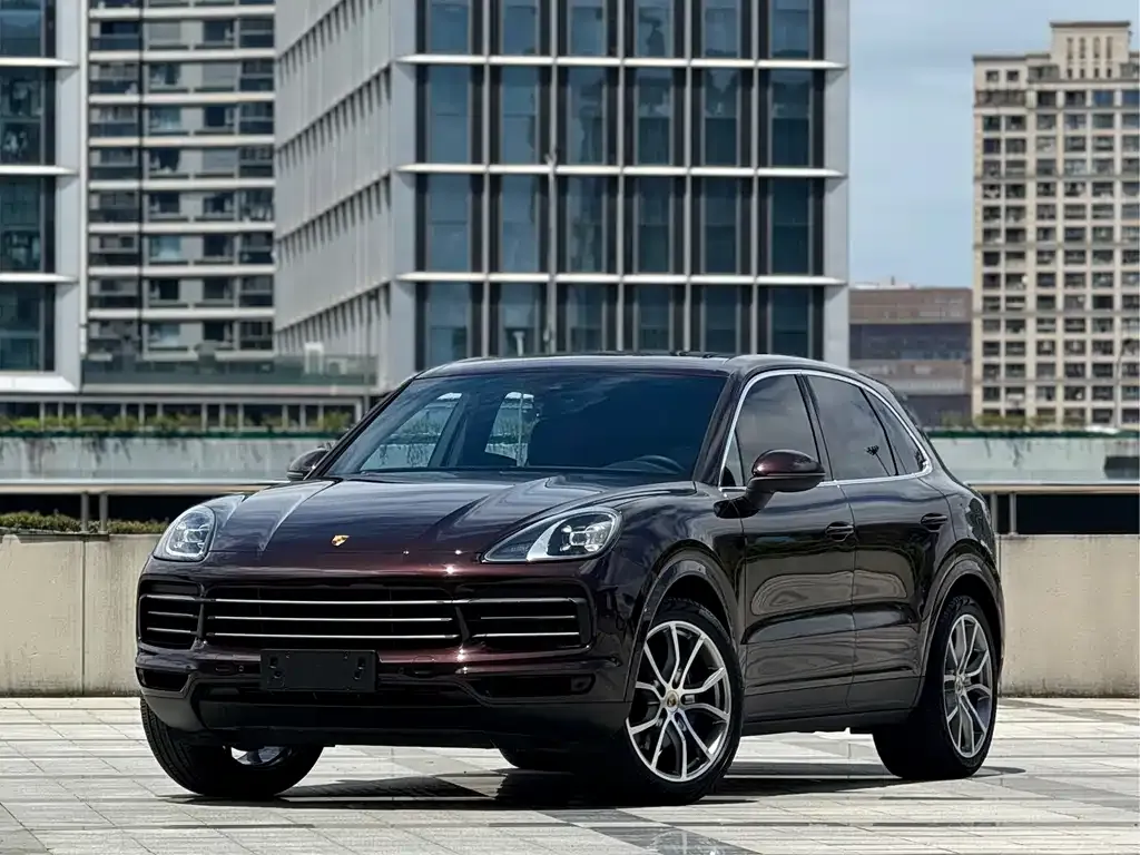 Porsche Cayenne — фото 1