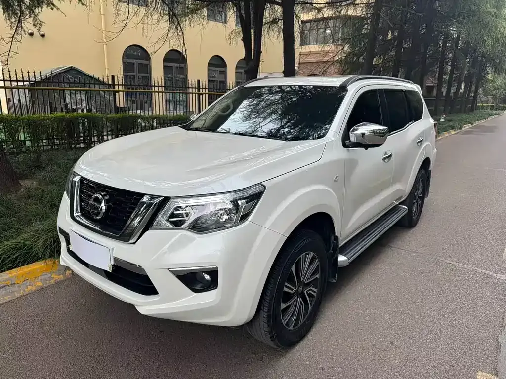 Nissan Terra — фото 1
