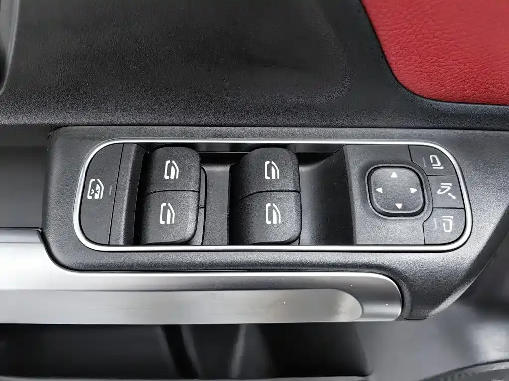 Mercedes-Benz GLB AMG — фото 5