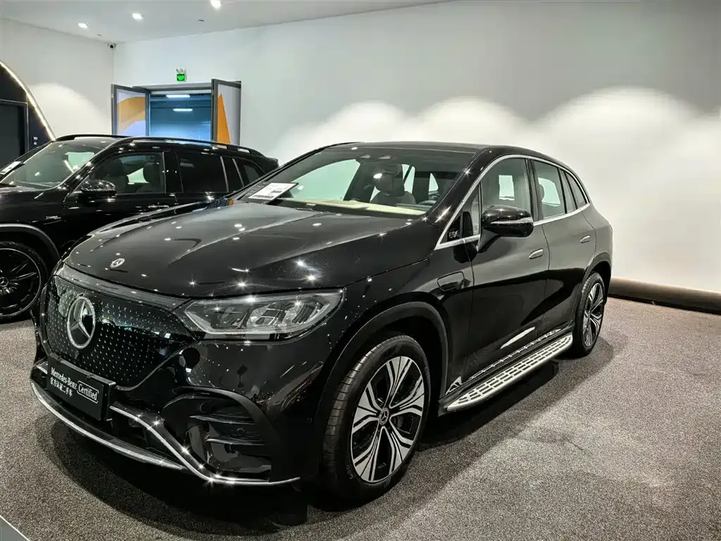 Mercedes-Benz EQE SUV — фото 1