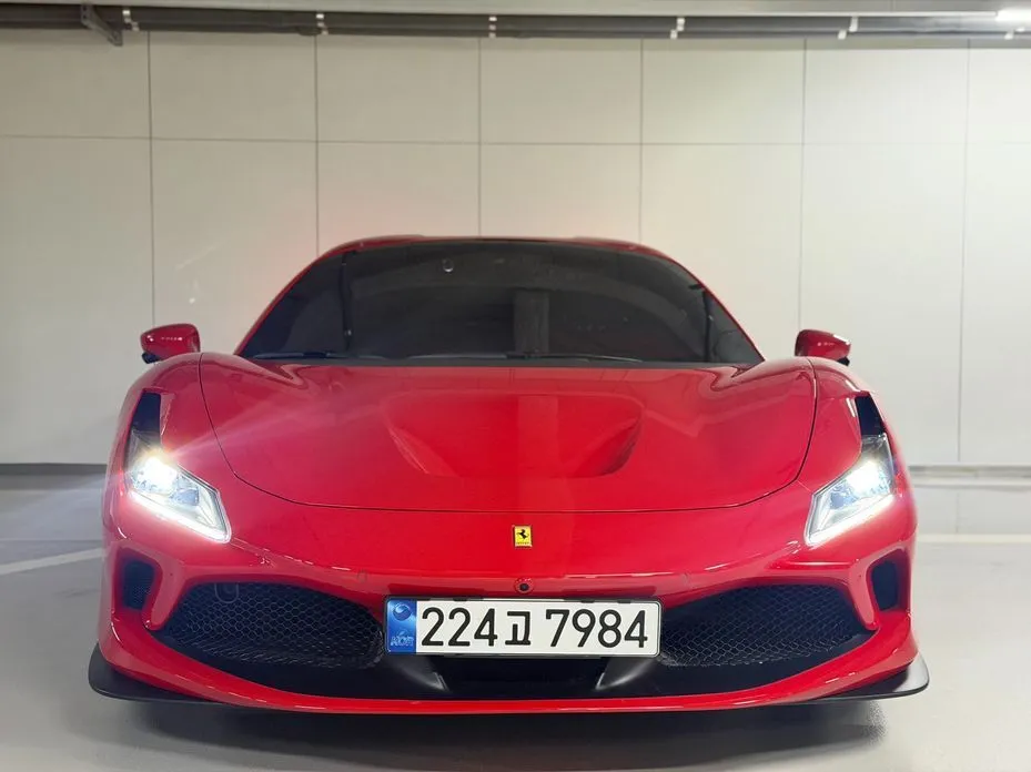 Ferrari F8 — фото 1