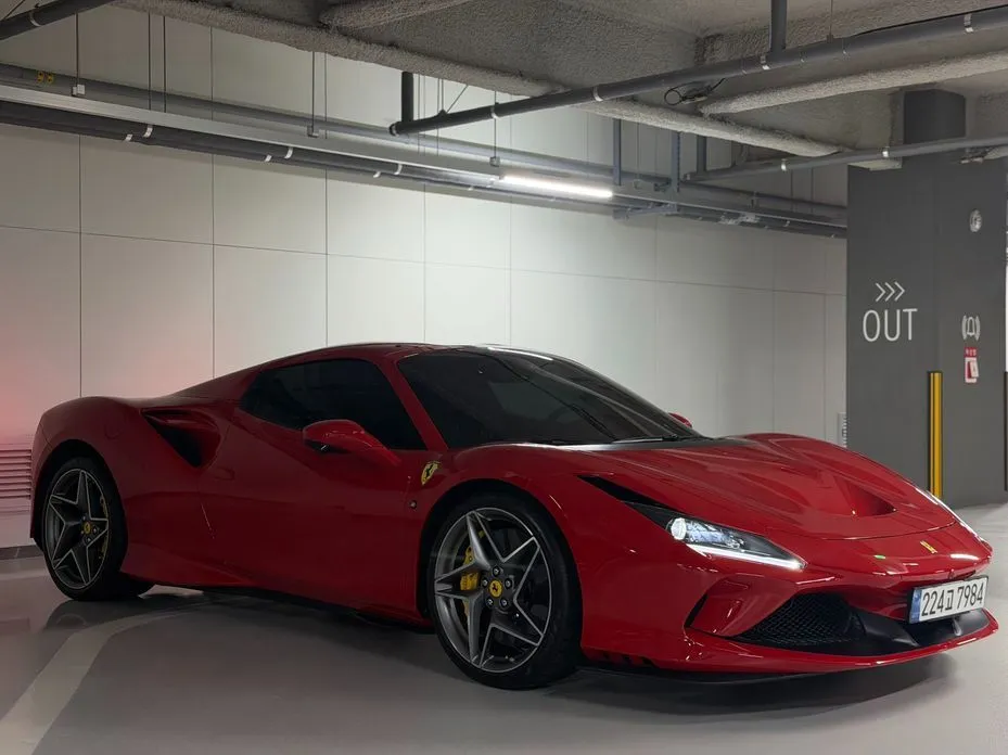 Ferrari F8 — фото 6