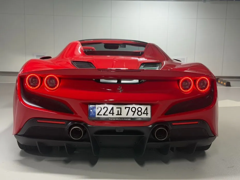 Ferrari F8 — фото 9