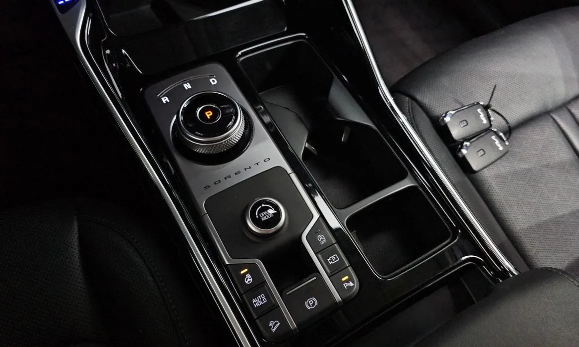 Kia Sorento — фото 8