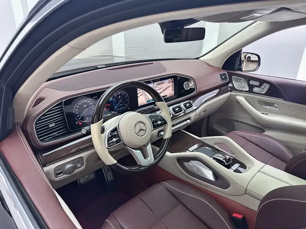 Mercedes-Benz GLS — фото 6