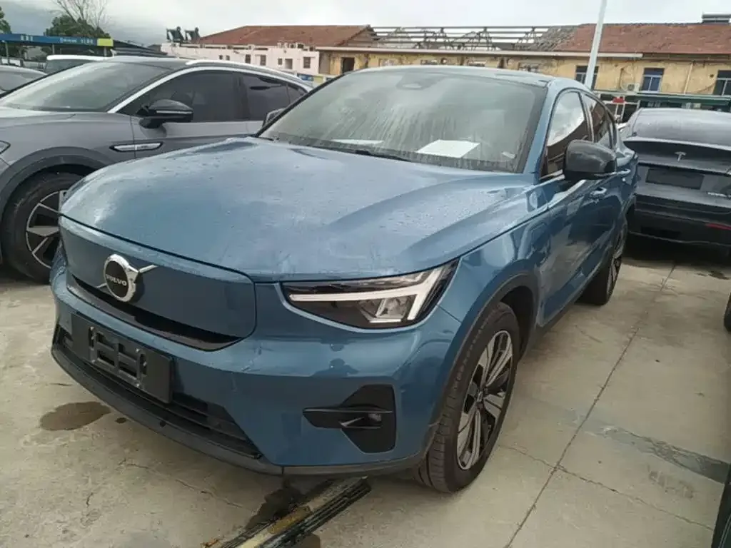 Volvo C40 — фото 1