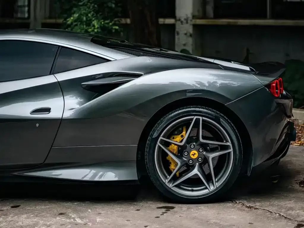 Ferrari F8 — фото 8
