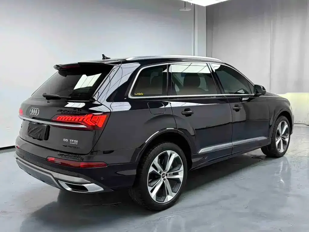 Audi Q7 — фото 7