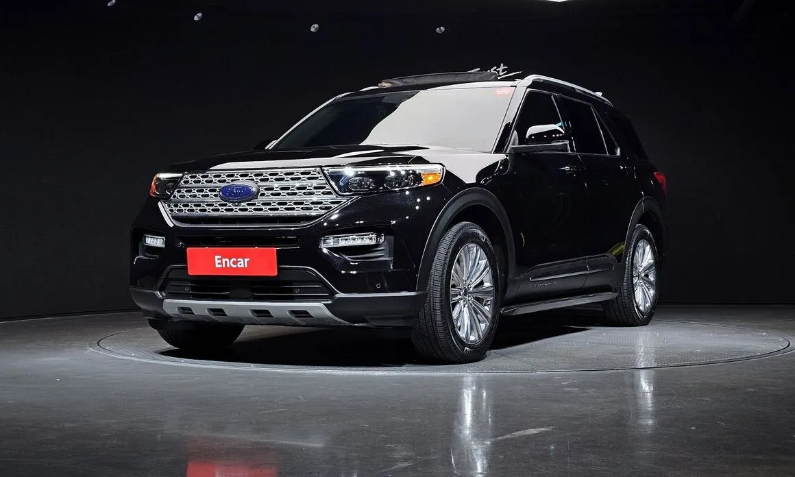Ford Explorer — фото 1