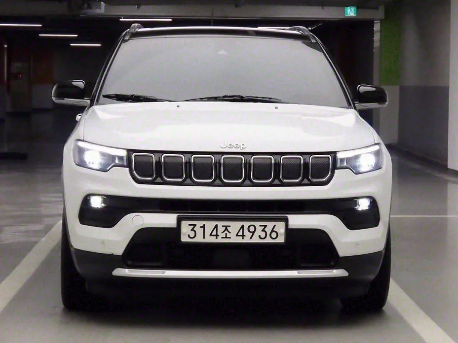Jeep Compass — фото 1