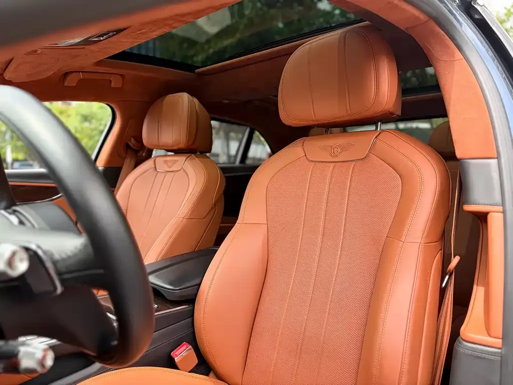 Bentley Flying Spur — фото 8
