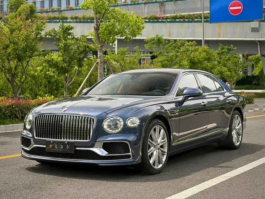 Bentley Flying Spur — фото 9