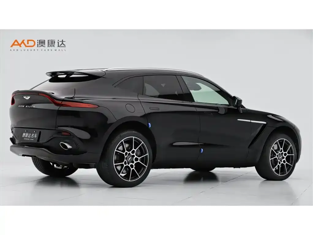 Aston Martin DBX — фото 9