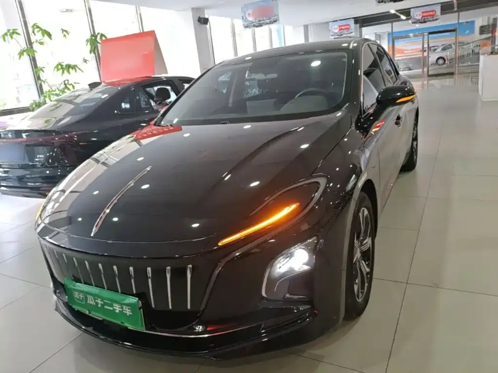 Hongqi E-QM5 — фото 4