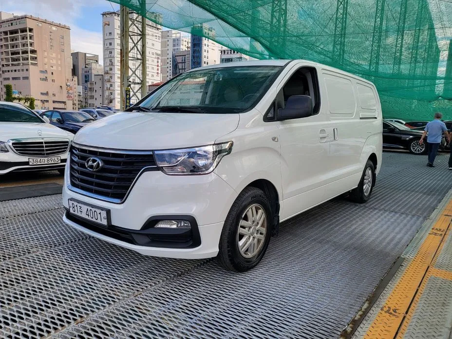 Hyundai Starex — фото 4