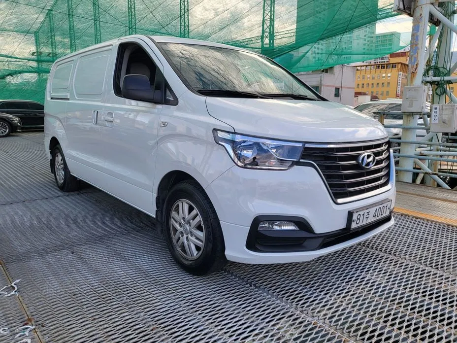 Hyundai Starex — фото 3