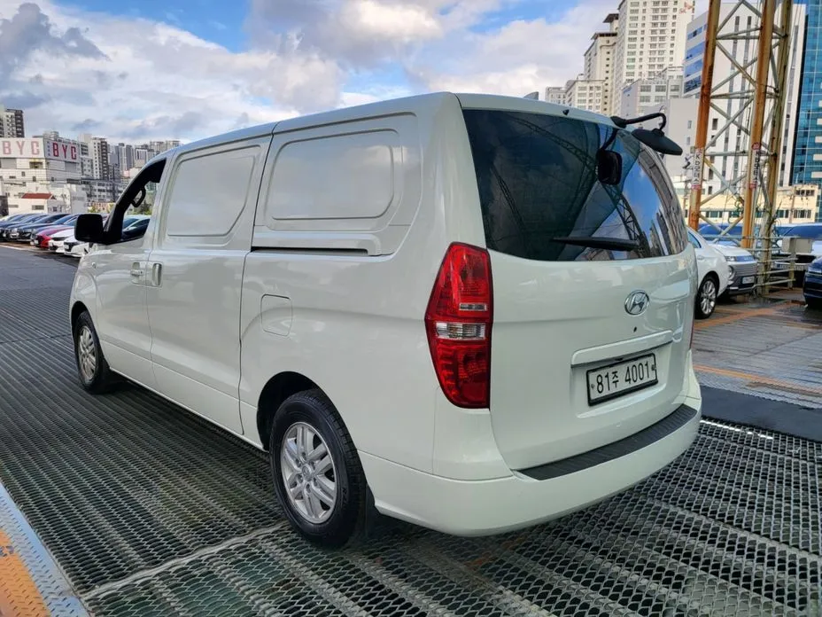 Hyundai Starex — фото 9