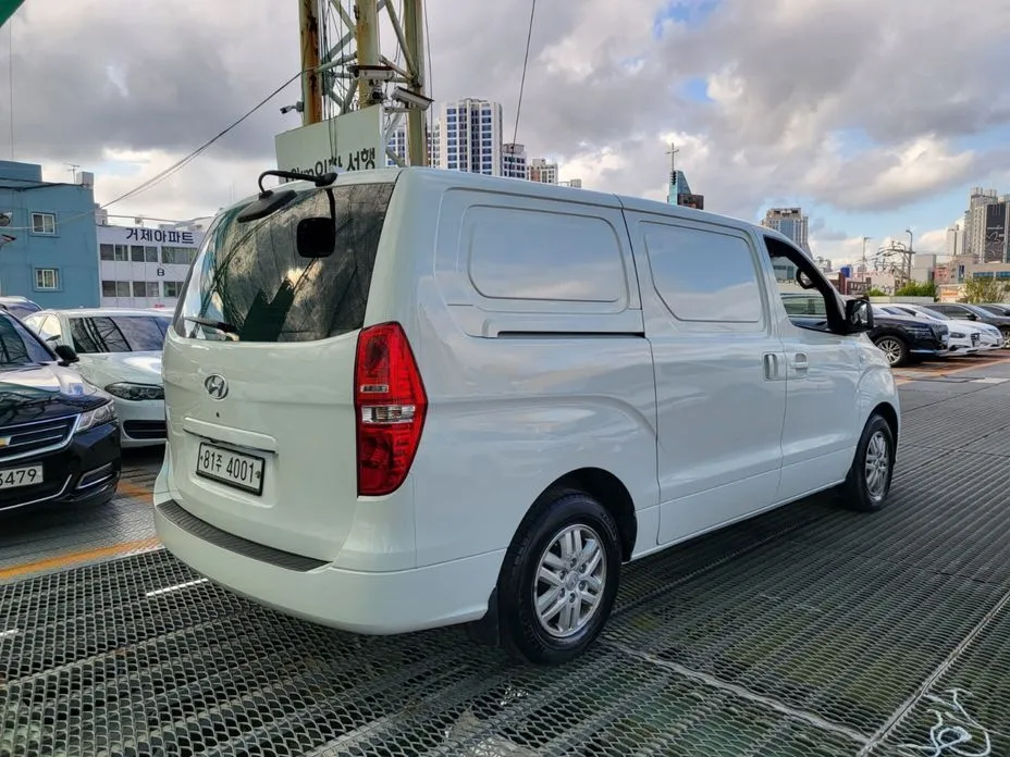 Hyundai Starex — фото 10
