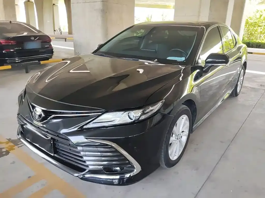 Toyota Camry — фото 10