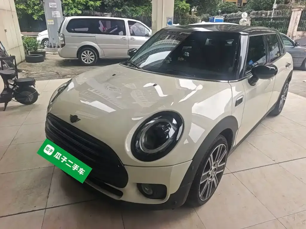MINI Clubman — фото 1