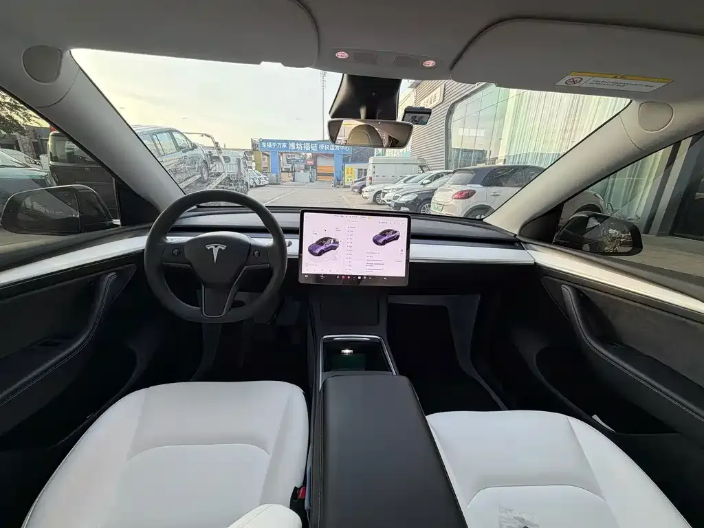 Tesla Model Y — фото 3