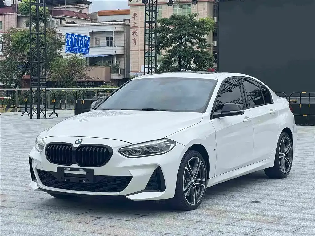 BMW 1 Series — фото 1