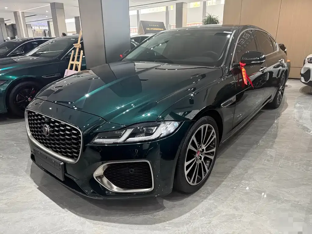 Jaguar XFL — фото 1