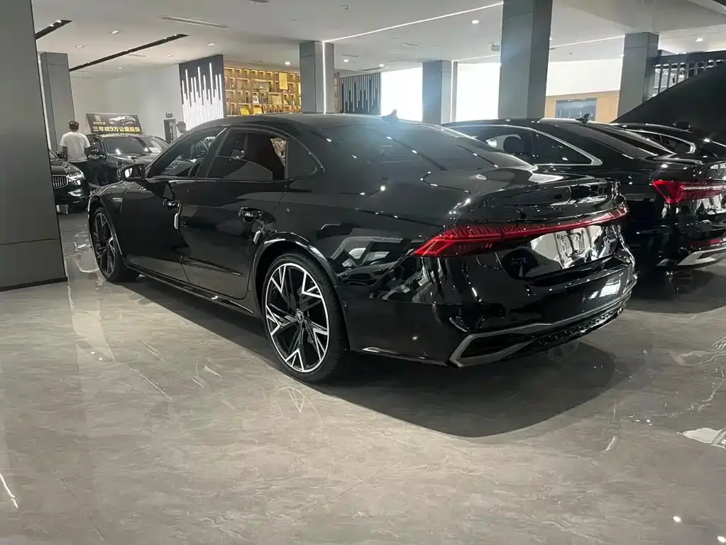 Audi A7L — фото 9