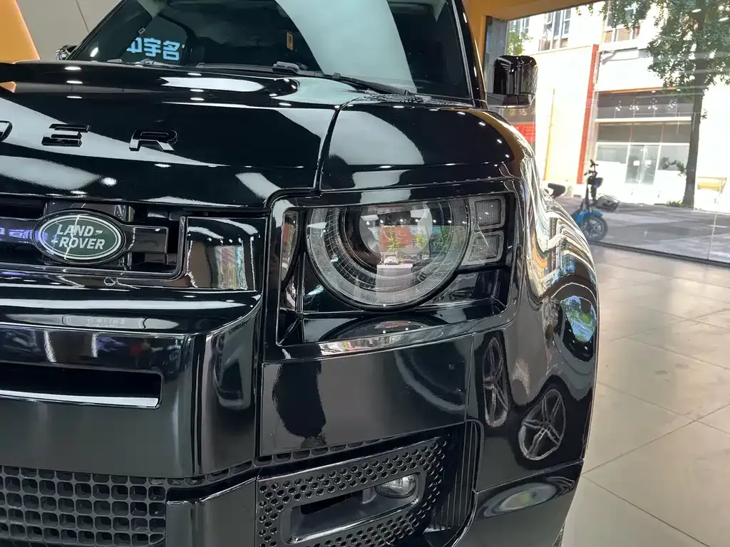 Land Rover Defender — фото 2