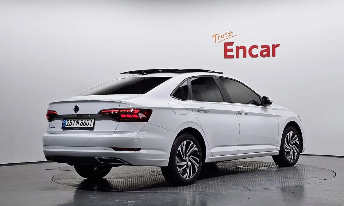 Volkswagen Jetta — фото 2