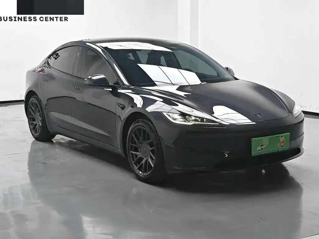 Tesla Model 3 — фото 9