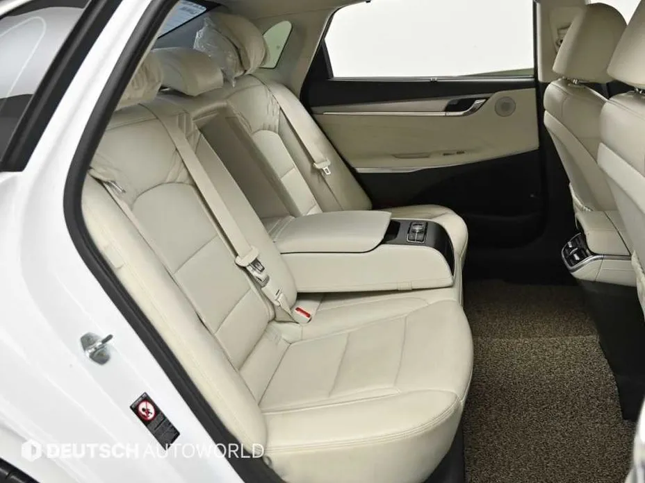 Hyundai Grandeur — фото 1