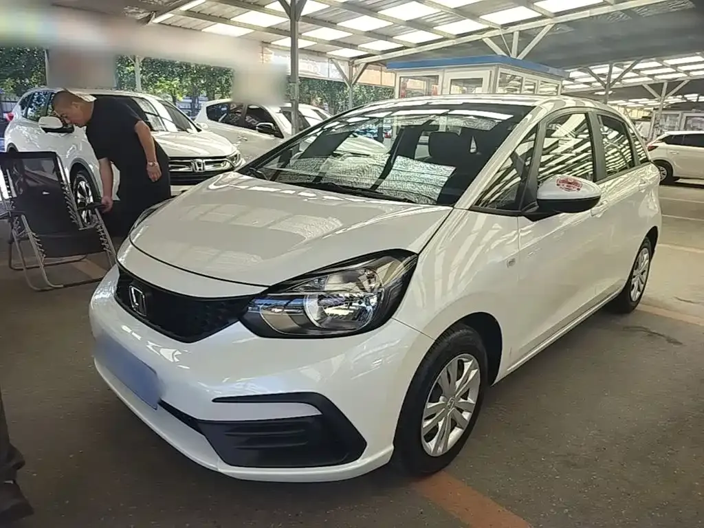 Honda Fit — фото 1