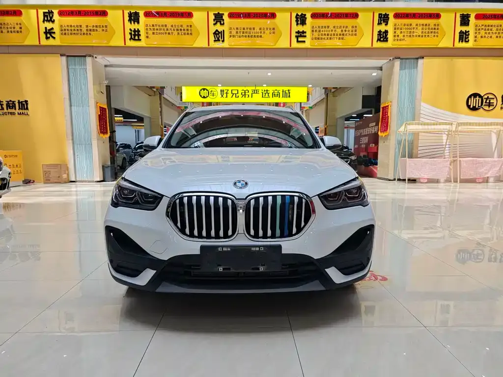 BMW X1 — фото 1