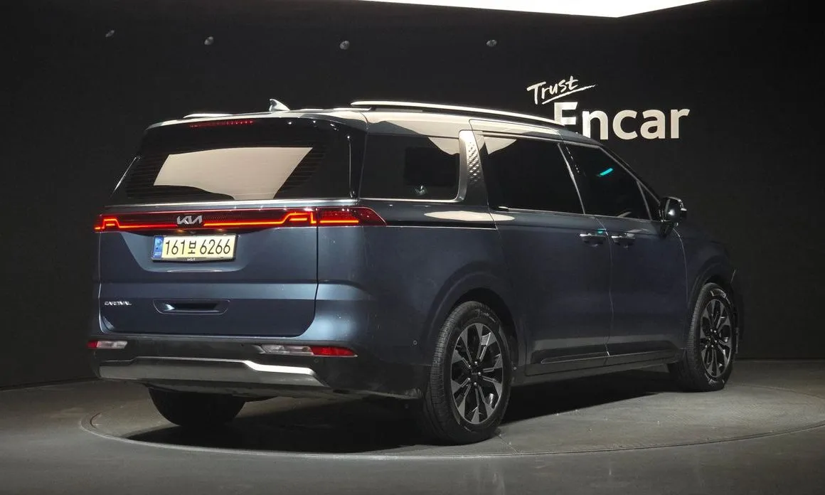 Kia Carnival — фото 4