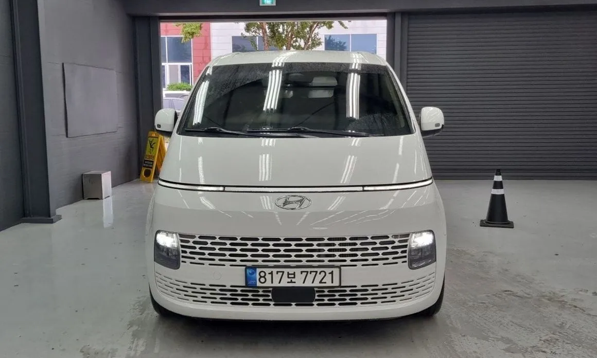 Hyundai Staria — фото 1