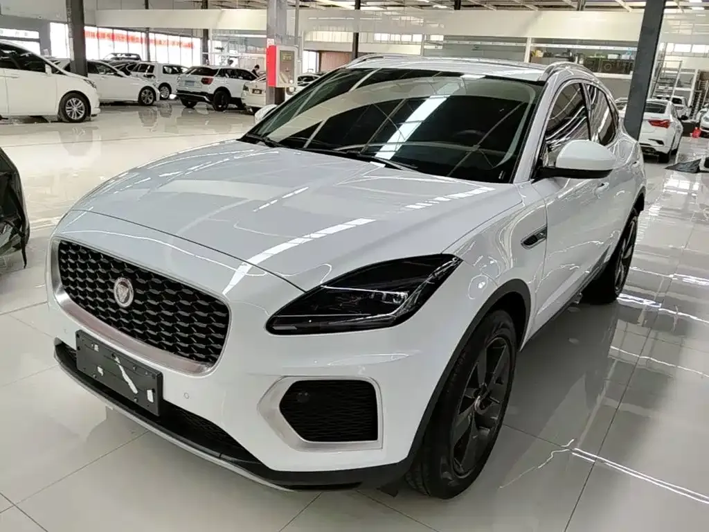 Jaguar E-PACE — фото 1