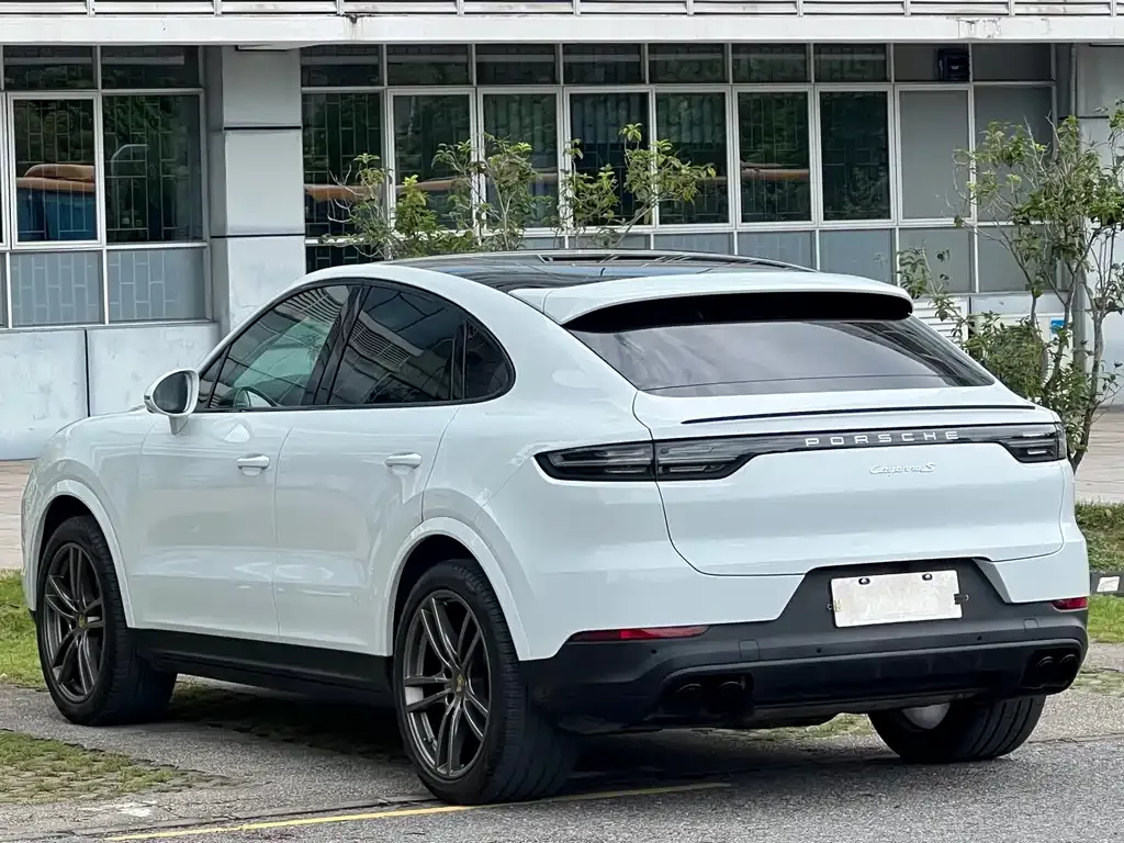 Porsche Cayenne — фото 5