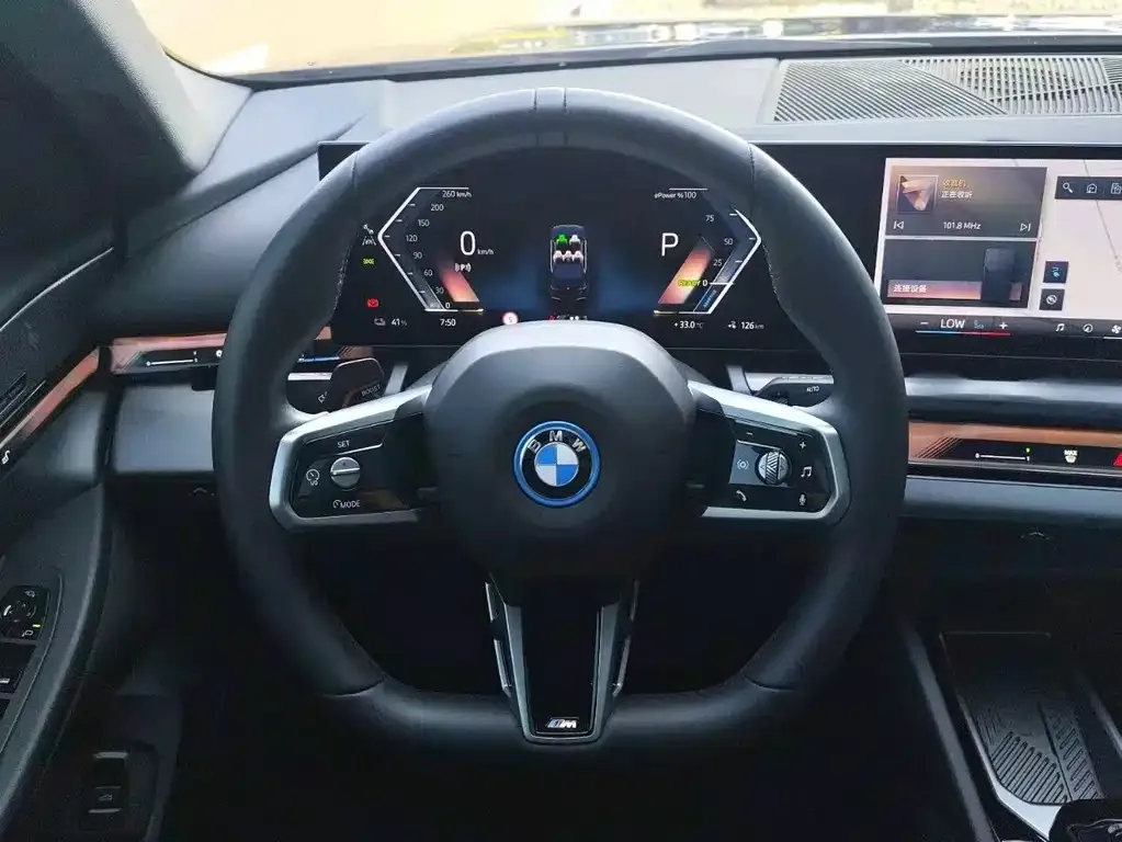 BMW i5 — фото 3