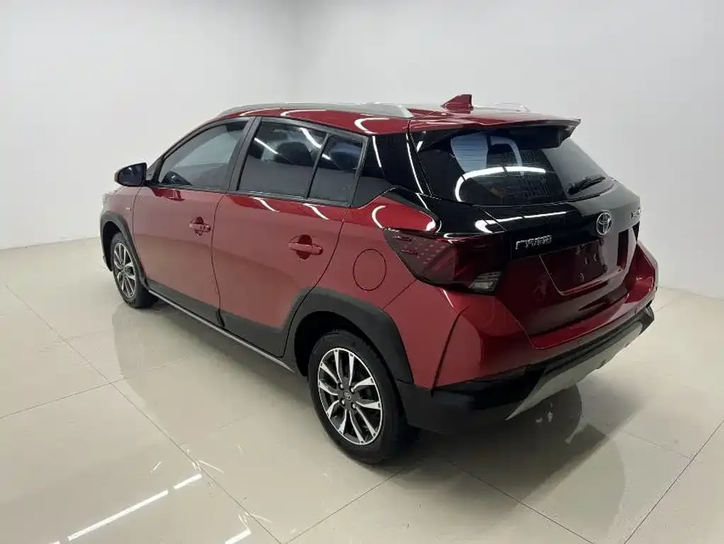 Toyota Yaris L — фото 7