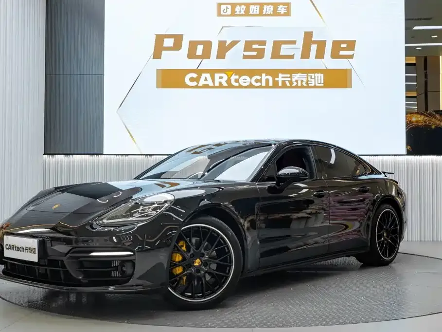 Porsche Panamera — фото 1