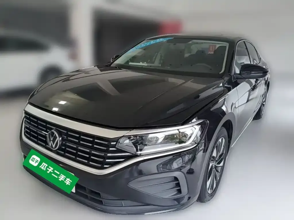 Volkswagen Passat — фото 1