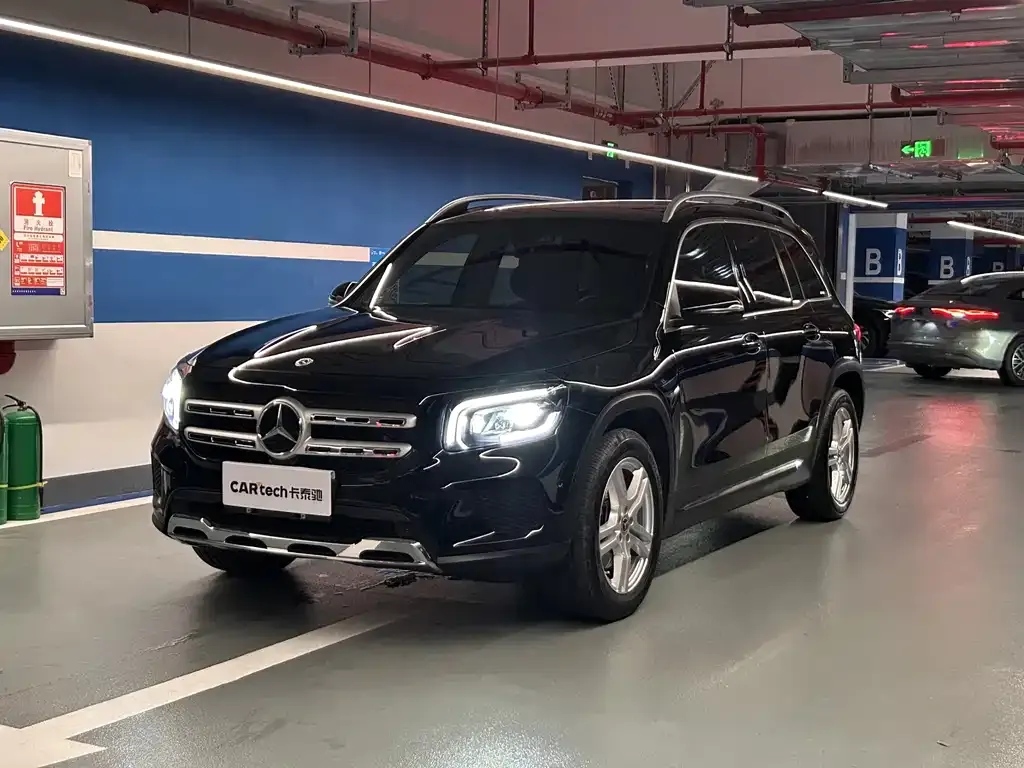 Mercedes-Benz GLB — фото 1