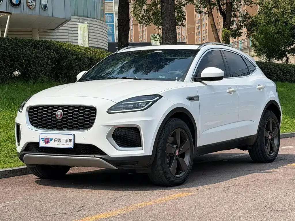 Jaguar E-PACE — фото 1