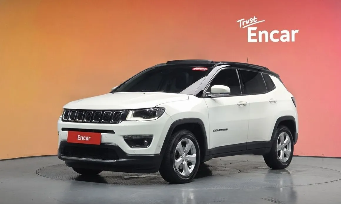 Jeep Compass — фото 1