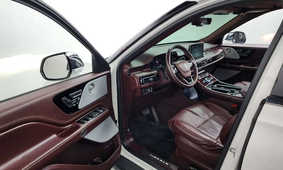 Lincoln Aviator — фото 10
