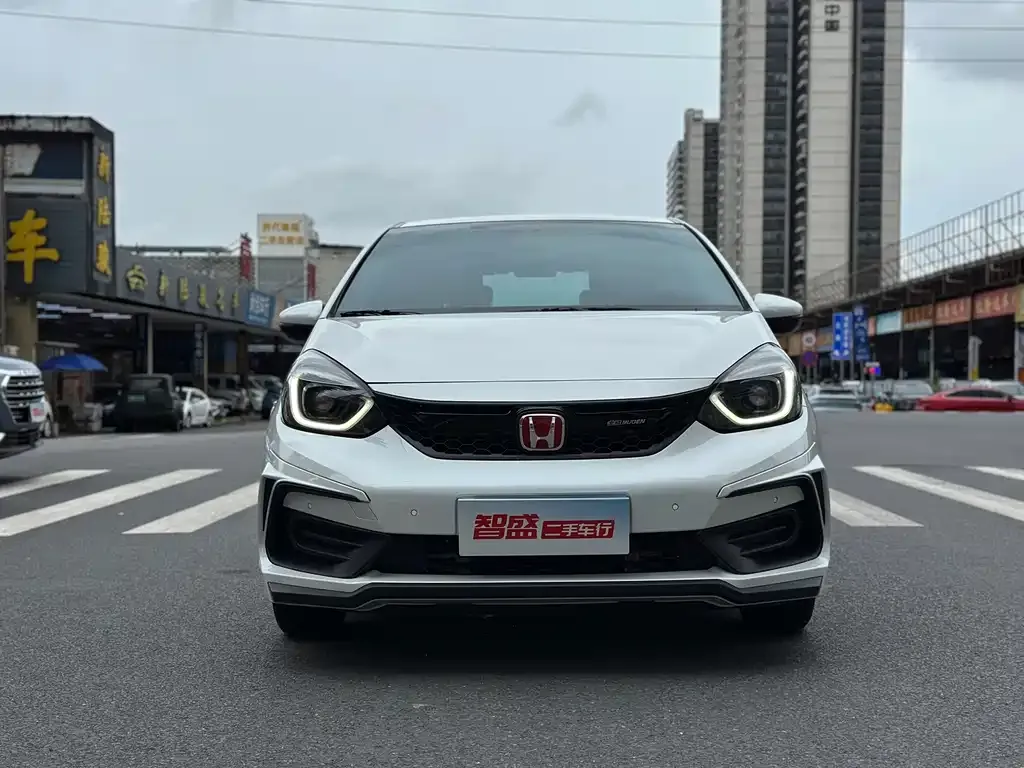 Honda Fit — фото 1