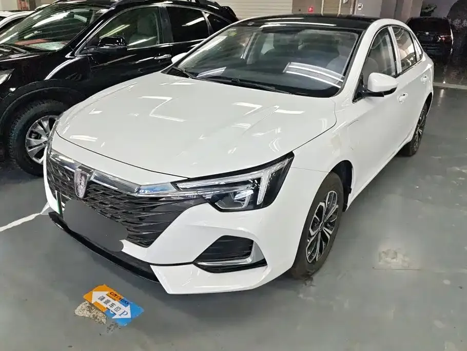Roewe i6 MAX New Energy — фото 1