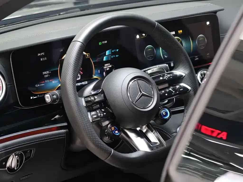 Mercedes-Benz AMG GT — фото 10